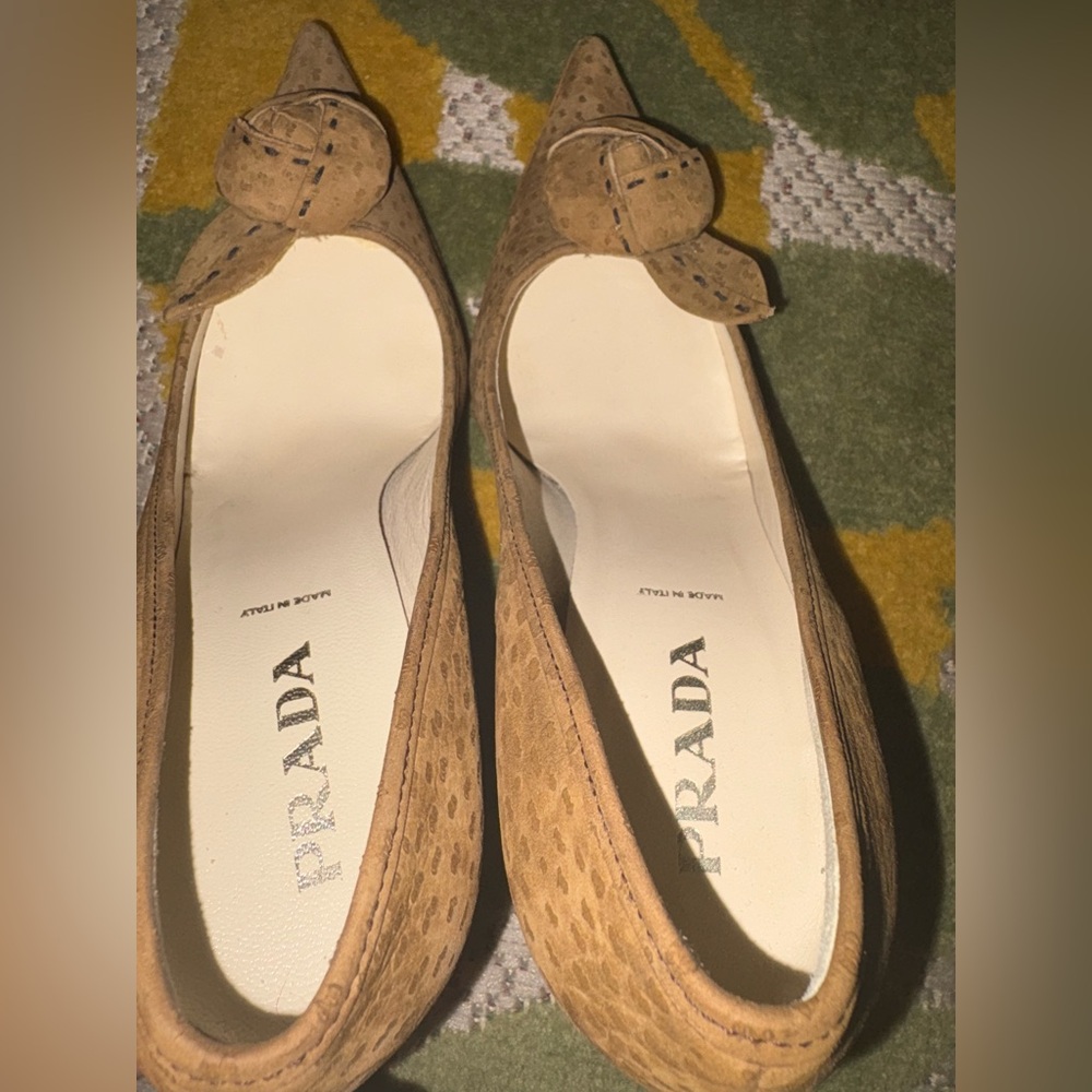Prada Suede Heels Pumps 6.5 / 36.5 Brown Textured Bow Pointed Toe Italy - Picture 5 of 9
